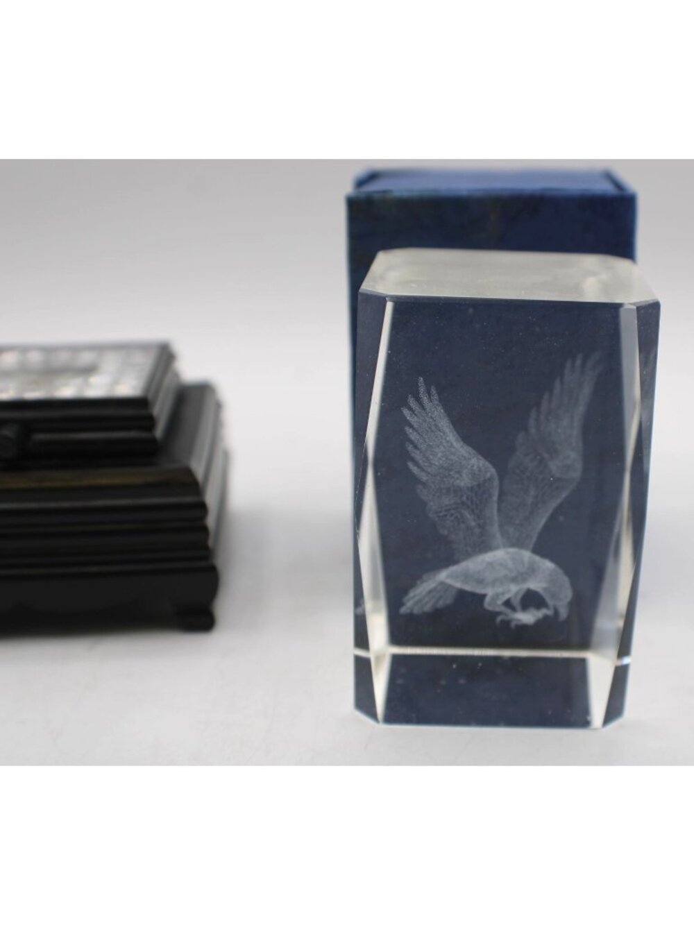 3D Glass Laser Etched Crystal Eagle Color Changing Base w/ Case Hologram Vtg USA